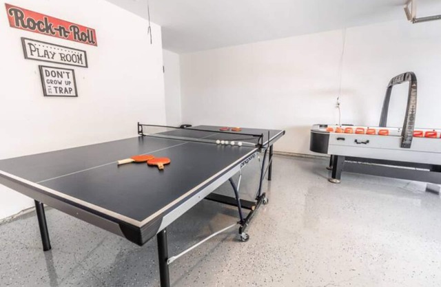Charming 3bed Getaway - AIR Hockey - FAST WIFI