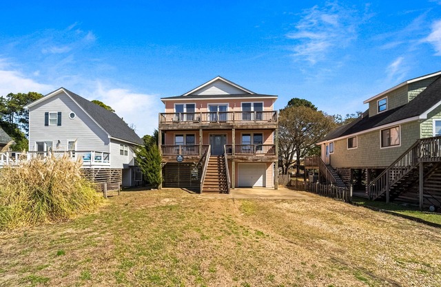 Charming 3BR home with Shared Pool and Central A/C - pet friendly