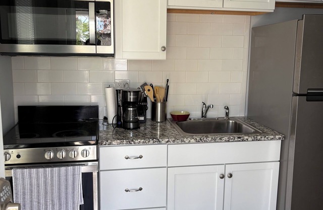 Charming 3BR Near OSU & Downtown Columbus Fast WiFi & AC