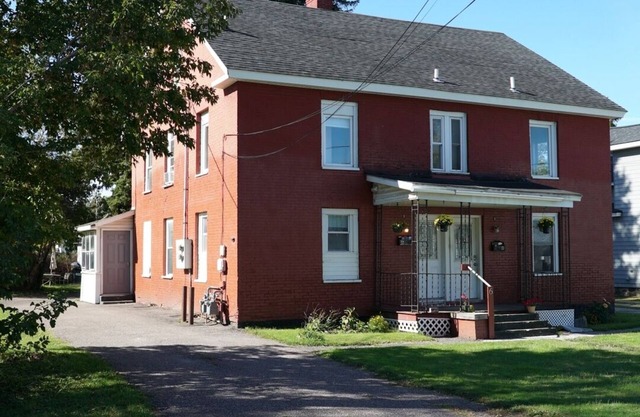 Marvelous 3-bedroom apartment with WiFi in Saint Albans City