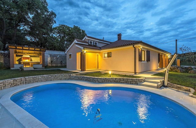 Encantadora villa Oasis de 3 dormitorios para 6 personas con piscina privada climatizada