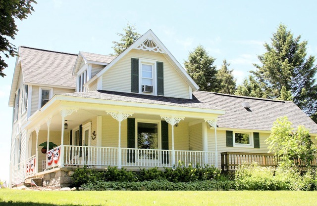 Encantadora casa de campo espaciosa en el corazón de Cherry Country - Traverse City