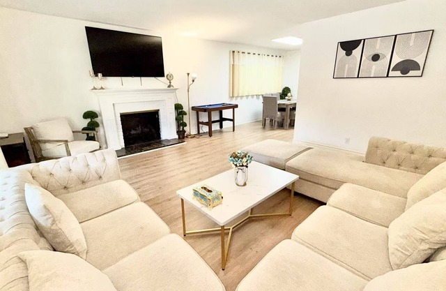 Charming 4-bedroom house in delightful Rowland Heights with WiFi, AC