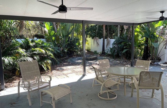 Charming 4-bedroom house with WiFi, Amenities in pleasant Pembroke Pines