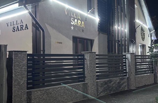 Charming 4-bedroom bed & breakfast with WiFi, AC in fabulous Târgu Jiu.