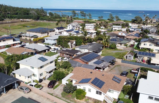 Charming 4-bedroom cottage with WiFi and AC in serene Laie