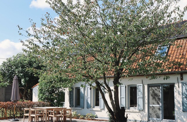 Charming 4-bedroom farmhouse in Ellezelles with seasonal heated Pool and Sauna