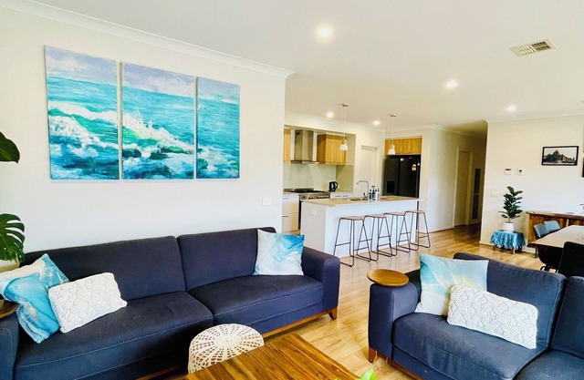 Charming 4-bedroom house with WiFi and AC in enjoyable Werribee