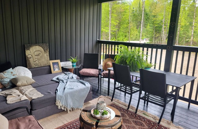 Charming 4-bedroom house with WiFi, fitness room in welcoming Tory Hill