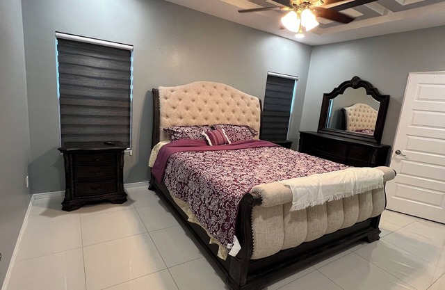Charming 4-bedroom Home away from Home