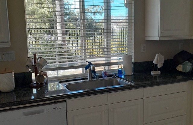 Charming 4-bedroom house with AC and WiFi in peaceful Temecula
