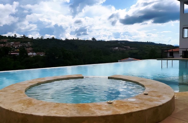 Charming 4-bedroom house with fitness room and WiFi in wonderful Curiti