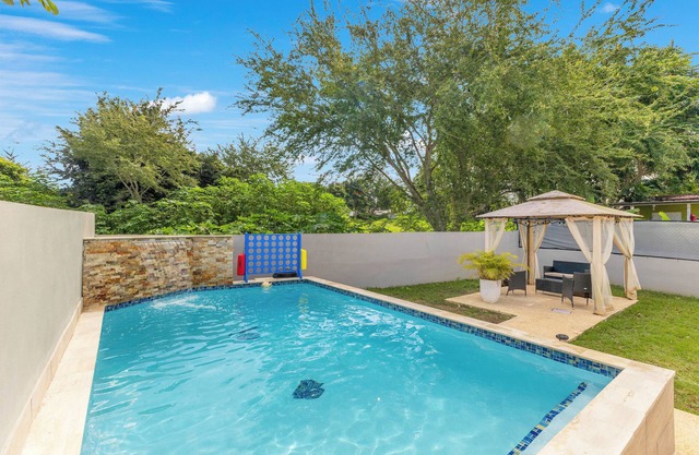 Expectacular propiedad de 4 habitaciones, piscina privada para hasta 10 personas