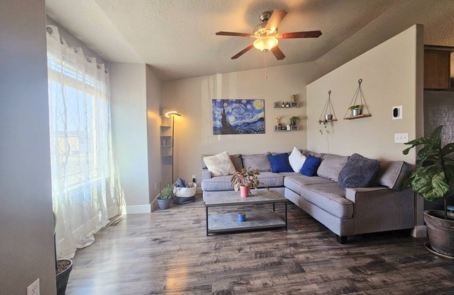 Charming 4-bedroom house near the Ogden Canyon
