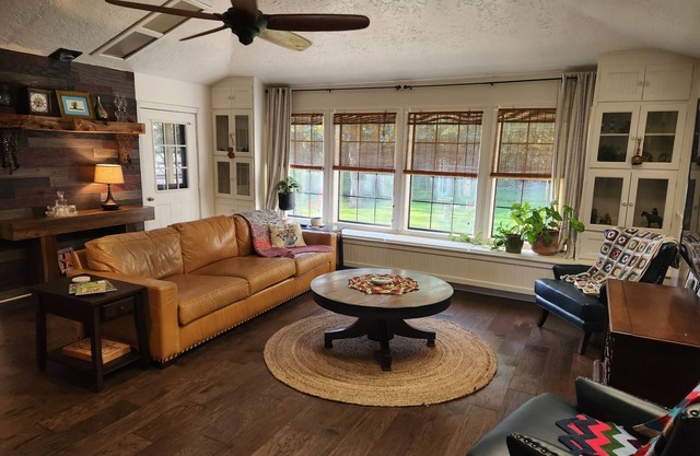 Charming 4-bedroom farmhouse on 15 acres