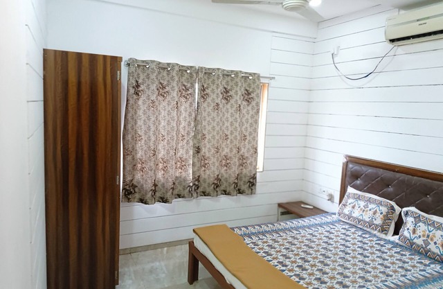 Charming 4-bedroom villa in Pawnanagar with AC, WiFi pawna lake "movie theatre