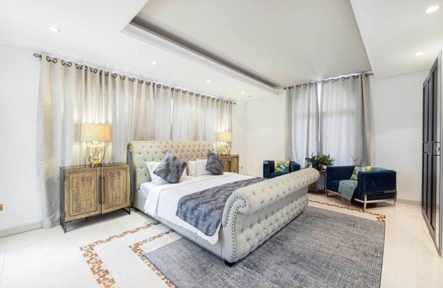 Charming 4-bedroom villa with WiFi, fitness room in delightful Dubai Downtown