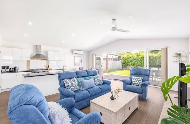 Charming 4Bedroom Home Near TrainStation & Beaches