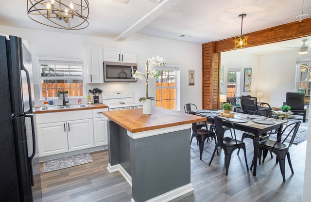 Charming 4br/2ba Only 5 Mins Downtown & Riverwalk