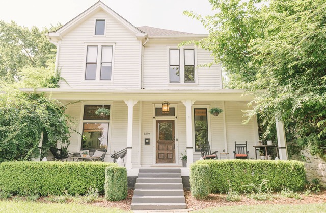 Charming 4BR East Nashville Oasis: Historic Home, Pool, Stroll to everything