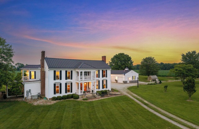 Charming 5-bedroom farmhouse in Bardstown, close to Distilleries! Peaceful