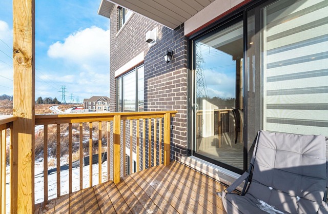 Charming 5BR Escape: Unwind in Cozy Vaughan House