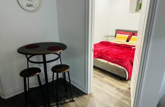 Charming 700 Sqft Retreat @Brampton