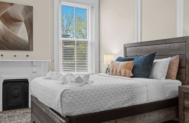 Charming 7BR Home | Bourbon Trail & Attractions!