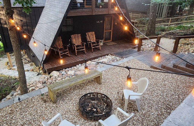 Charming A frame Chalet w/ hot tub in Marble Falls