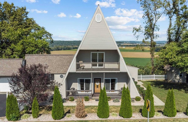 Charming A-Frame View Retreat In Bourbon Country