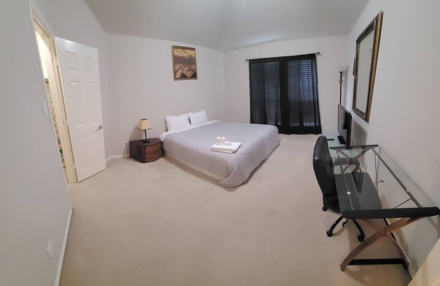 Charming affordable room 3 in East Allen