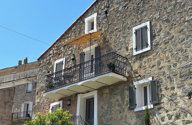 Charming air-conditioned house with garden and view on the Propriano bay