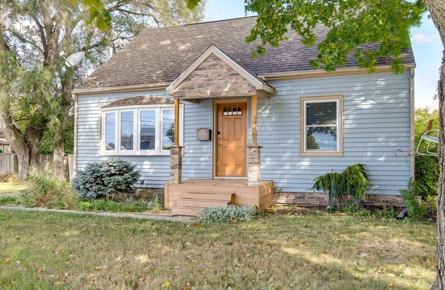 Charming Ames Home: 1 Mi to Iowa State University!
