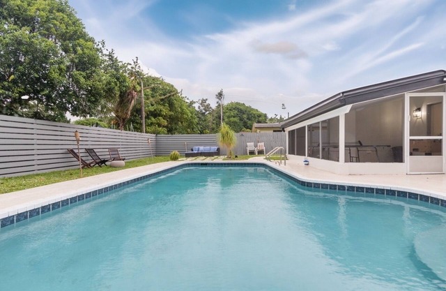 Charming and Amaizing Home with Pool in Miramar