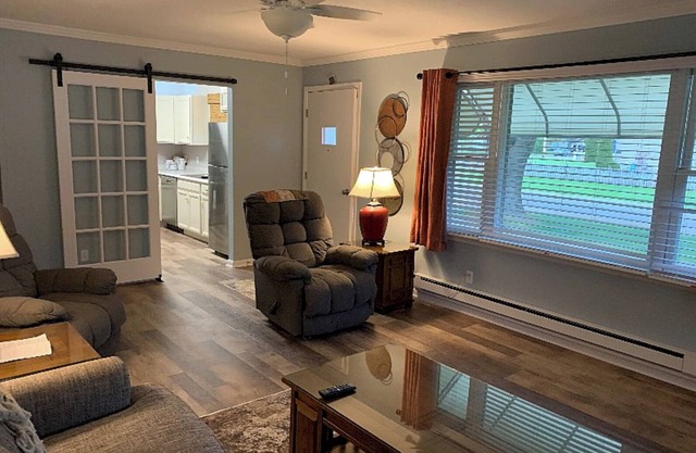 Charming and Cozy 2B House - Brilliant Location Near Downtown