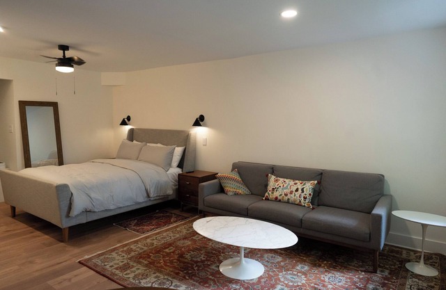 Charming and cozy studio on the park