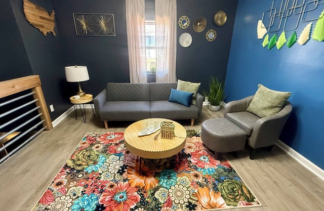 Charming and Cozy One-Bedroom Retreat in the Heart of Fountain Square
