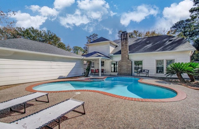 Charming and Delightful 4 BR W/ A Pool