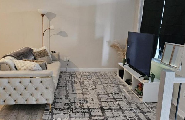 Charming and Peaceful room with dedicated Bathroom in Ottawa