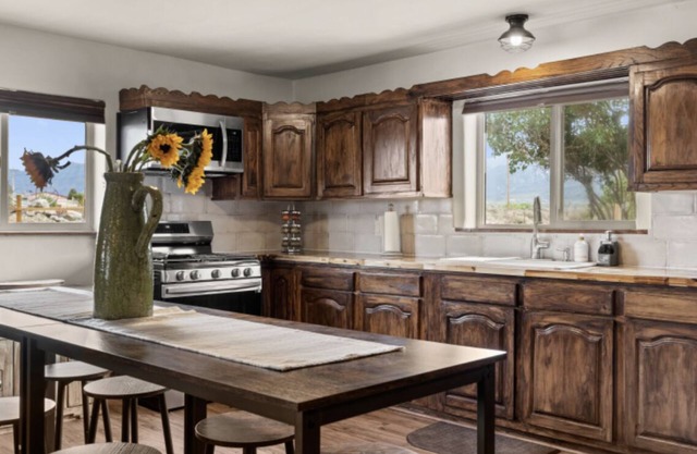 Charming and Spacious Casita Getaway for couples and families.