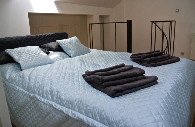Apartamento dúplex encantador y con espacios únicos: fácil acceso a pie a todos los lugares principales