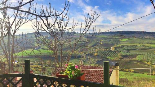 Charming Apartment in Montenero, Mountain View