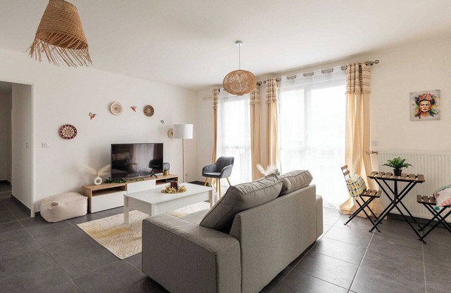 Apartamento encantador de 2 habitaciones y 4 baños cerca de Lyon