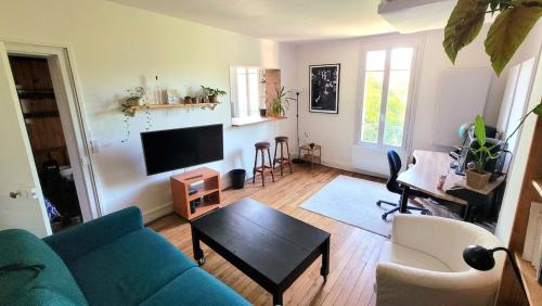 Charming apartment bordering Versailles