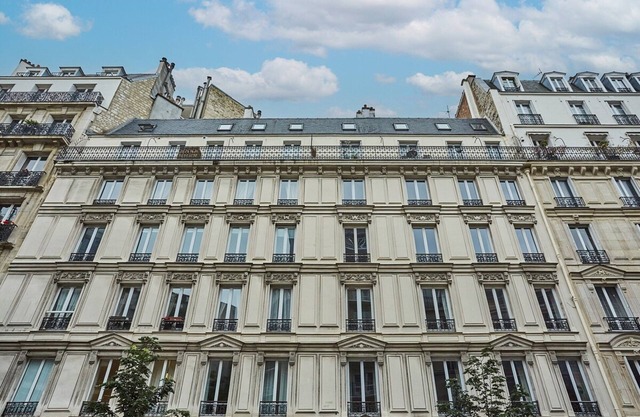 Apartment Eiffel Tower Trocadero by Studio Prestige