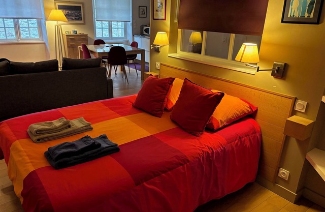 Encantador apartamento en el corazón de Intra Muros, 150 m de murallas y playas ...