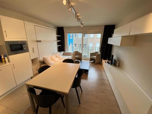 Charming Apartment Near Beach, cleaning included