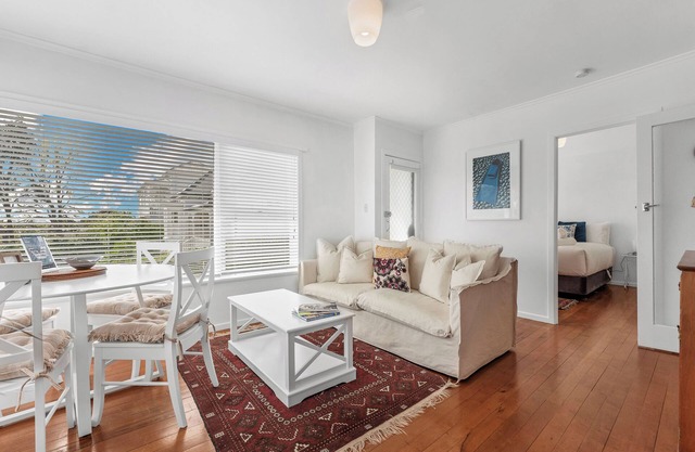 Charming Apartment, Steps from Everything!