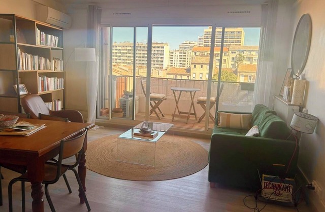 Charming apartment with balcony St Victor