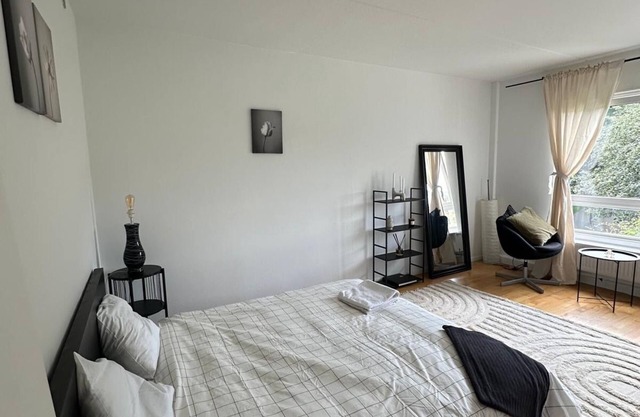 Charming apartment with beautiful bedroom view